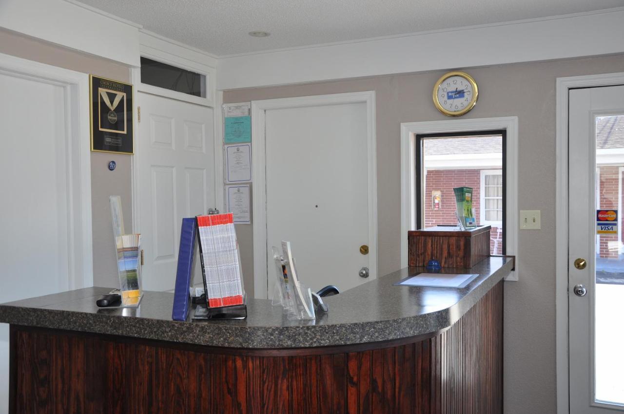 Merrimac Inn & Suites Williamsburg Exterior foto